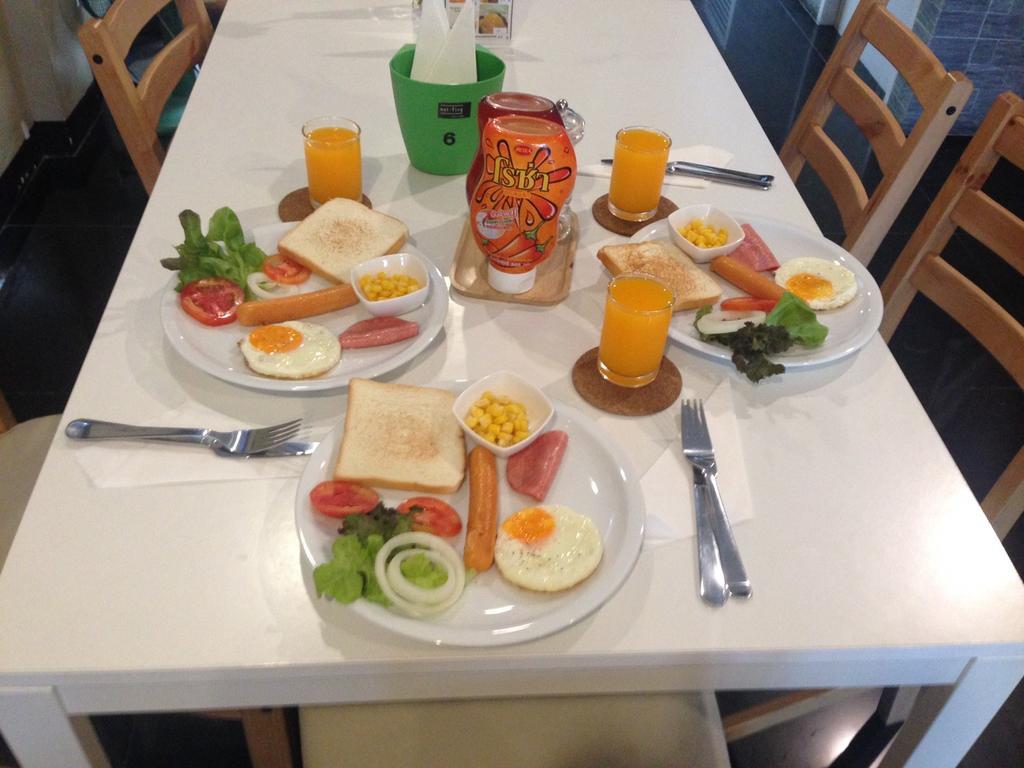 Eat-Ting Hostel Bang Sao Thong Luaran gambar